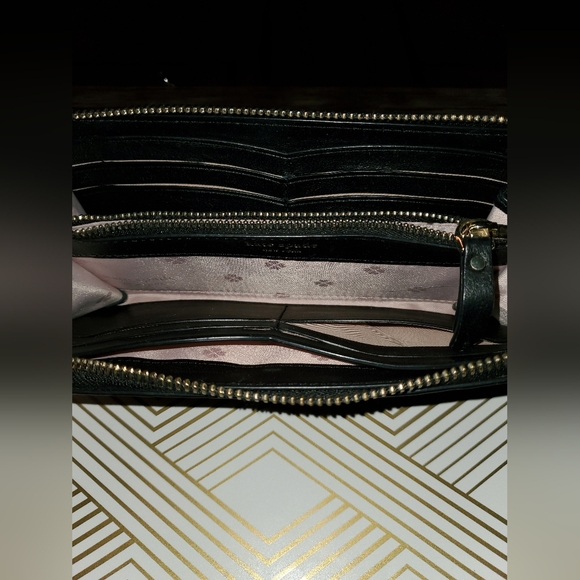 Kate Spade wallet - Picture 2 of 8